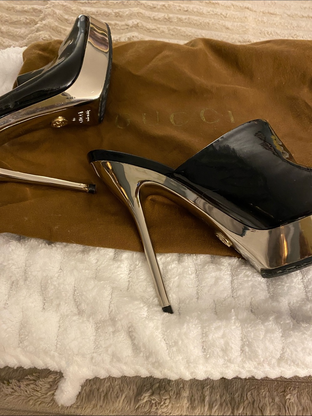 NWOT, Gucci Black Patent Platform Mule with Silver Stiletto with Gucci Shoe Bag - Picture 5 of 5